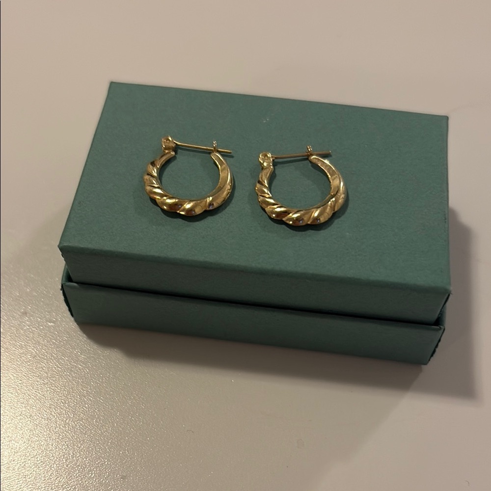 Vintage 14K Gold Croissant Hoop Earrings
